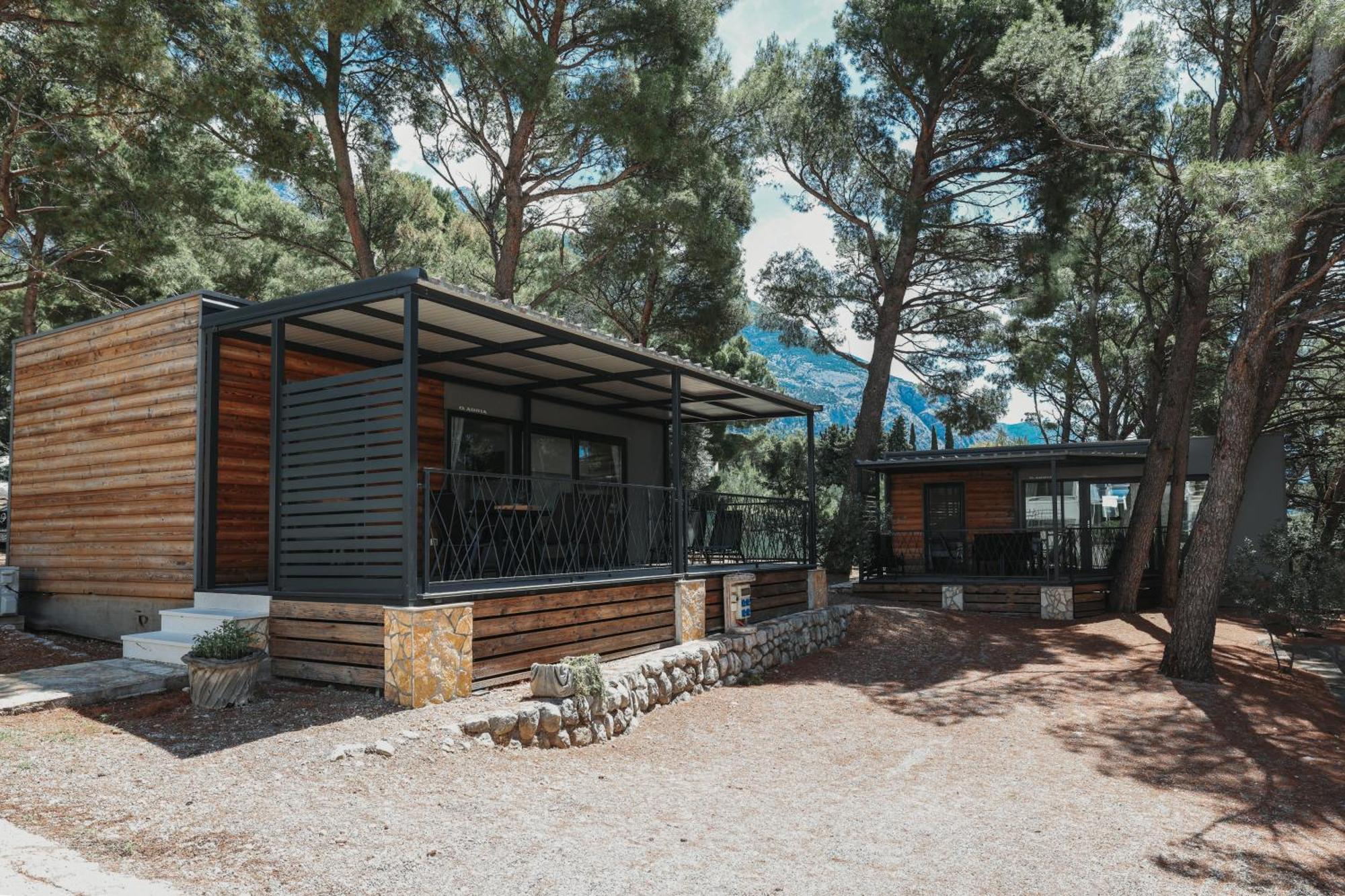 Apartments And Mobile Homes Makarska Buitenkant foto