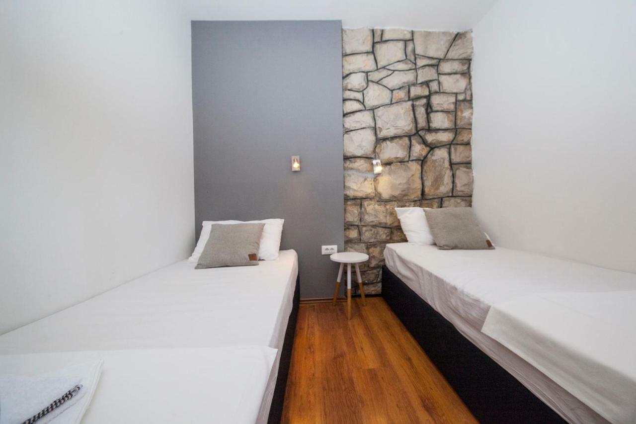 Apartments And Mobile Homes Makarska Kamer foto