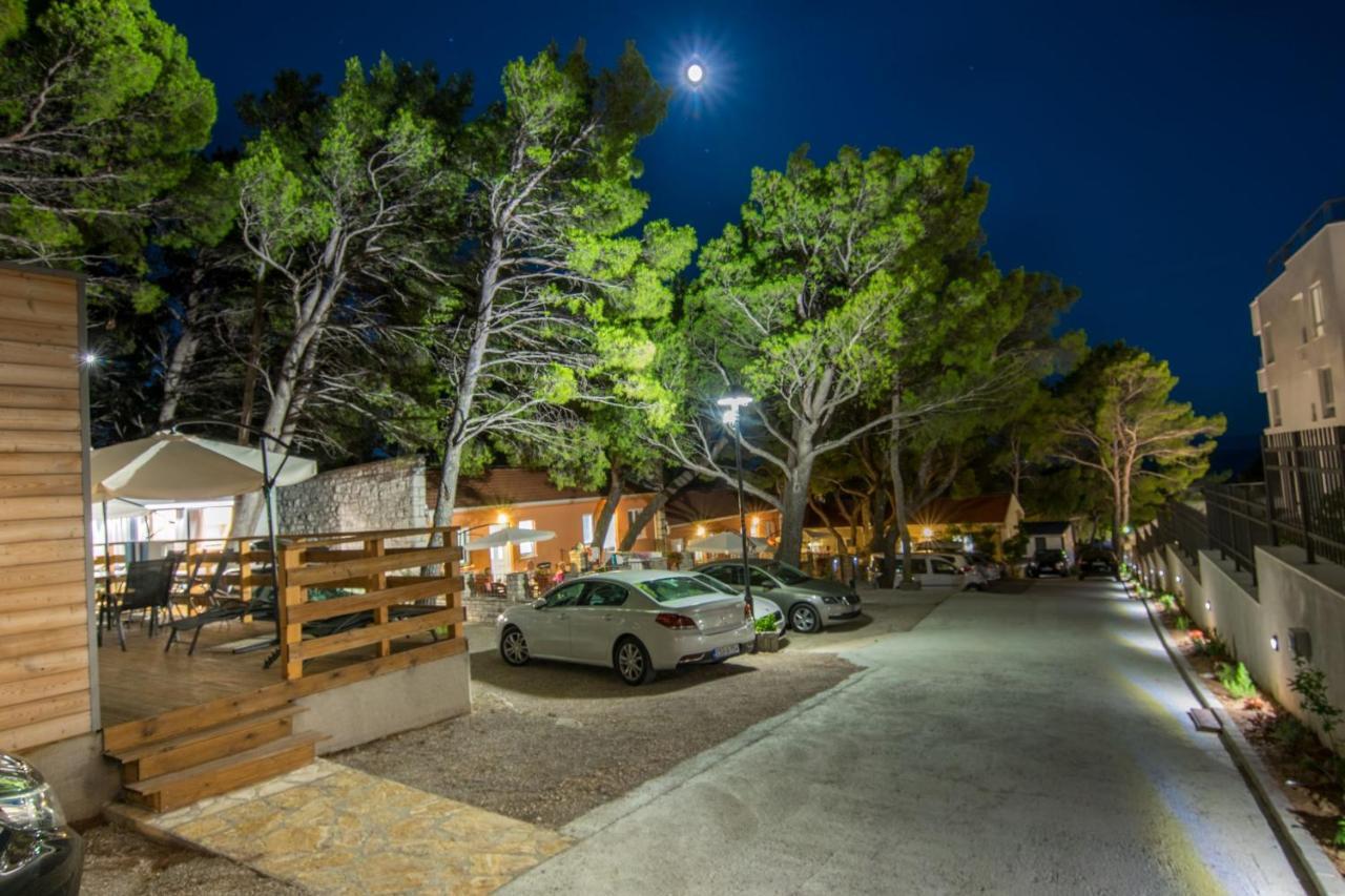 Apartments And Mobile Homes Makarska Buitenkant foto